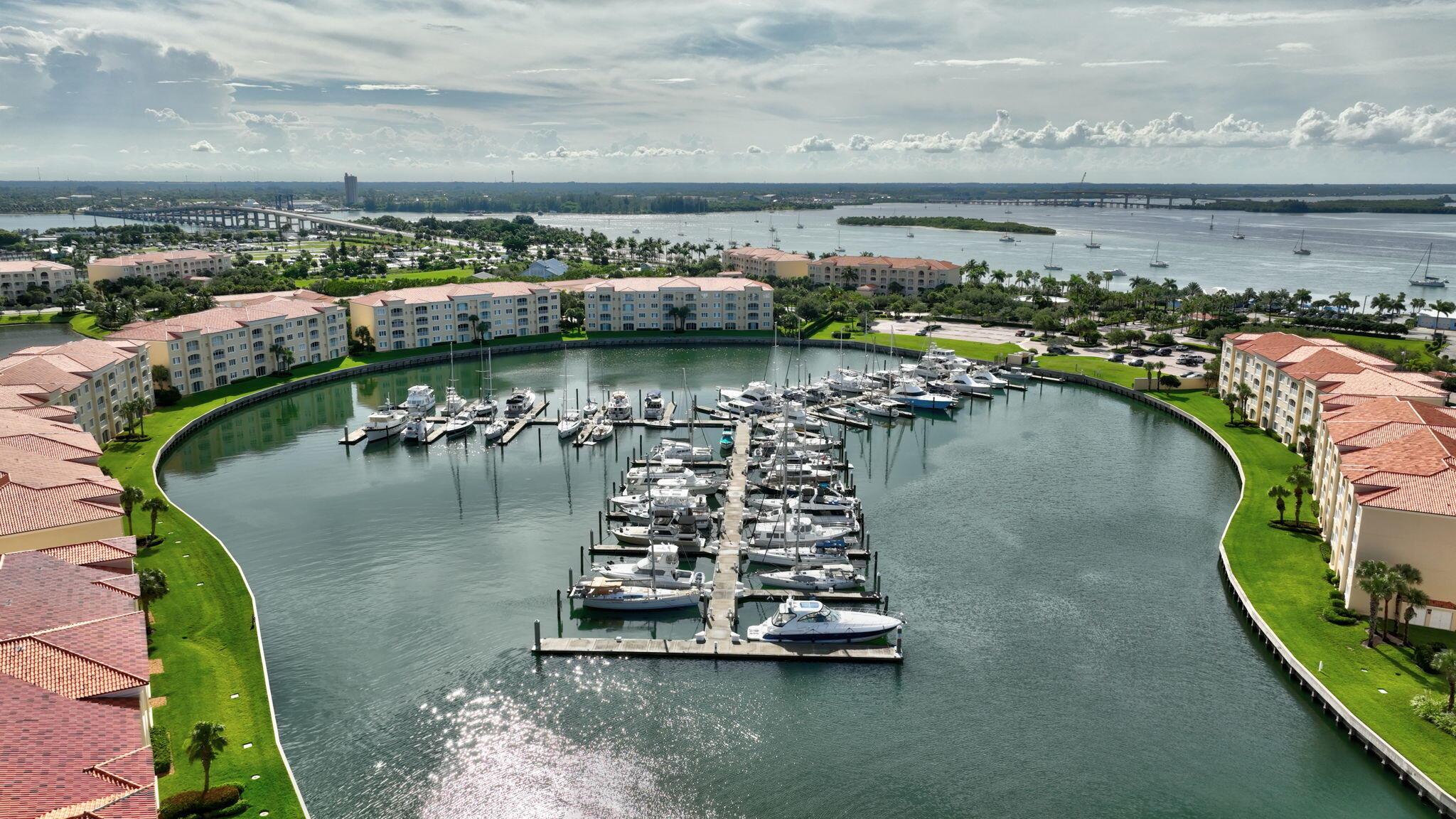 HARBOUR ISLE AT HUTCHINSO - Residential