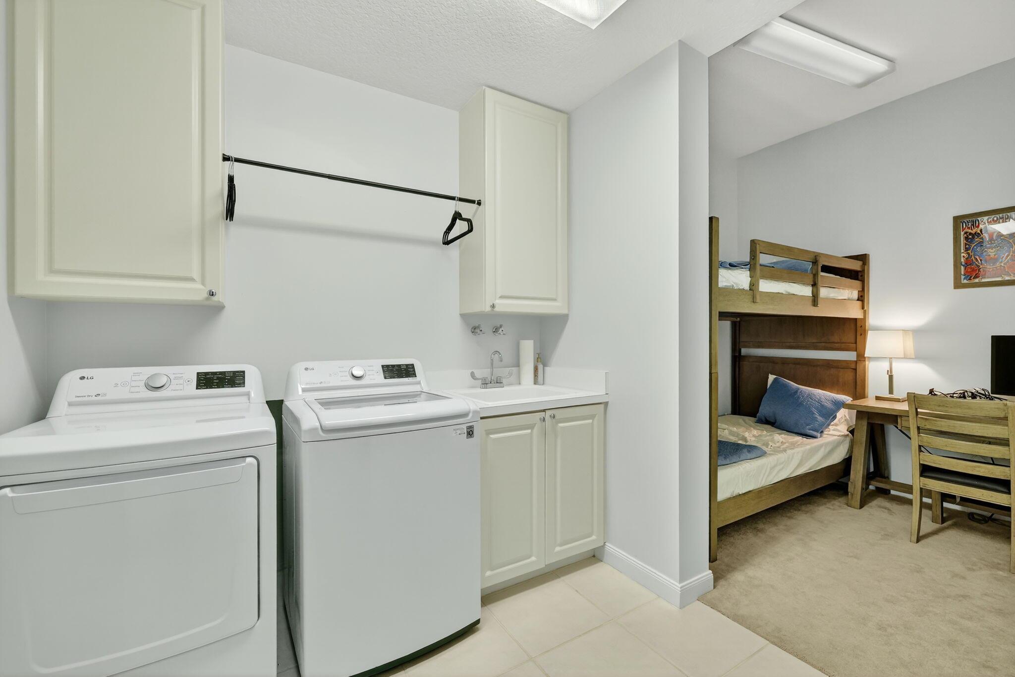 HARBOUR ISLE AT HUTCHINSO - Residential