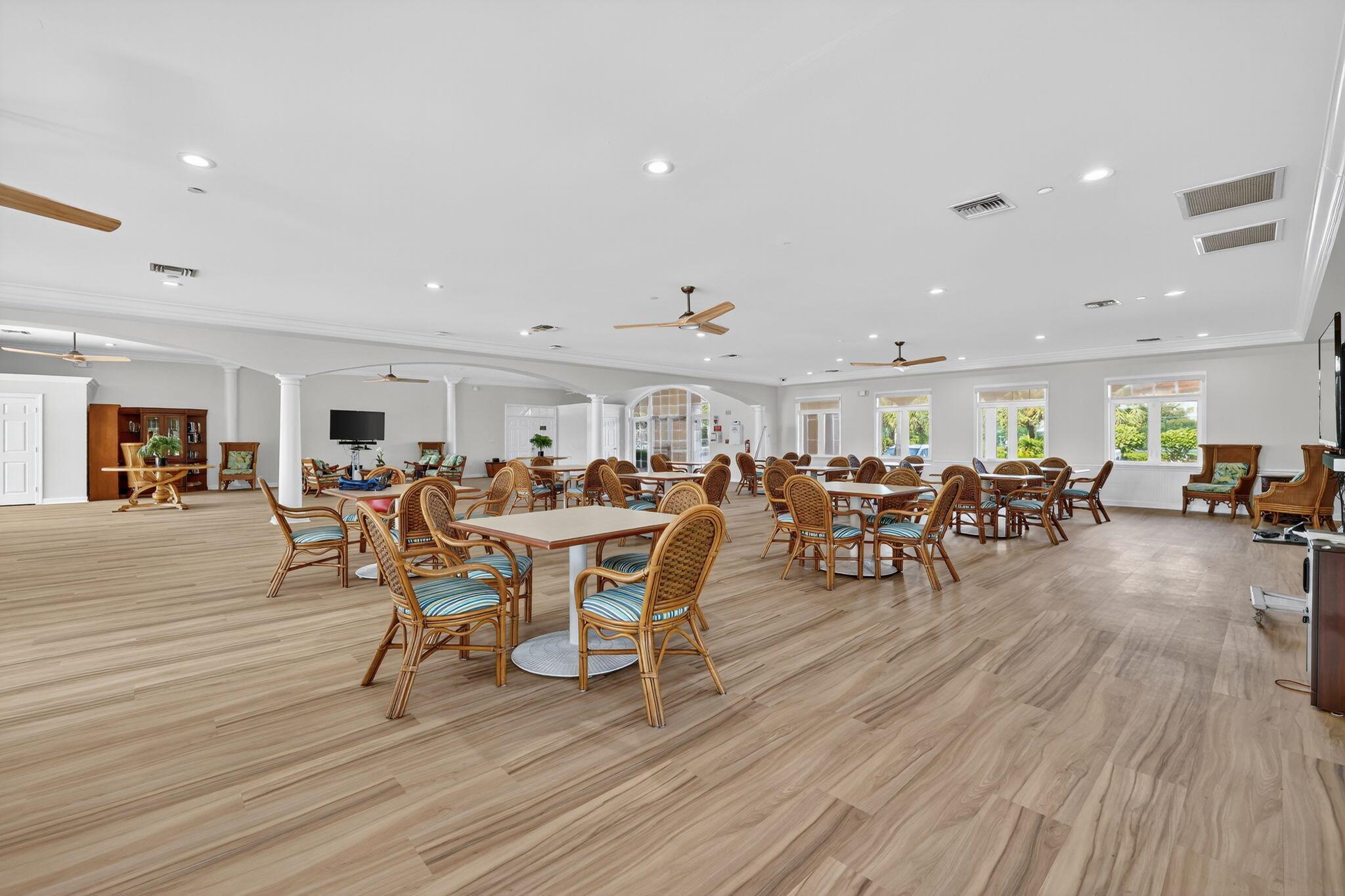 HARBOUR ISLE AT HUTCHINSO - Residential