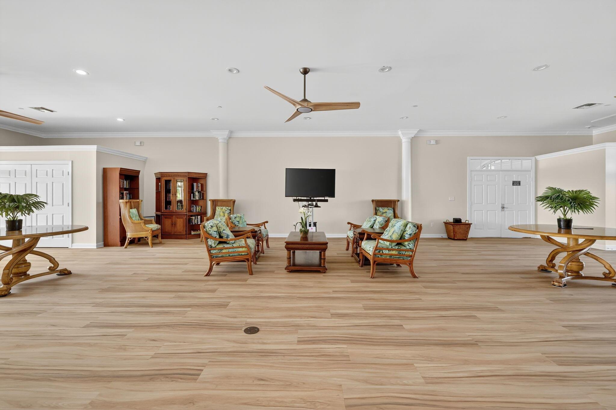 HARBOUR ISLE AT HUTCHINSO - Residential