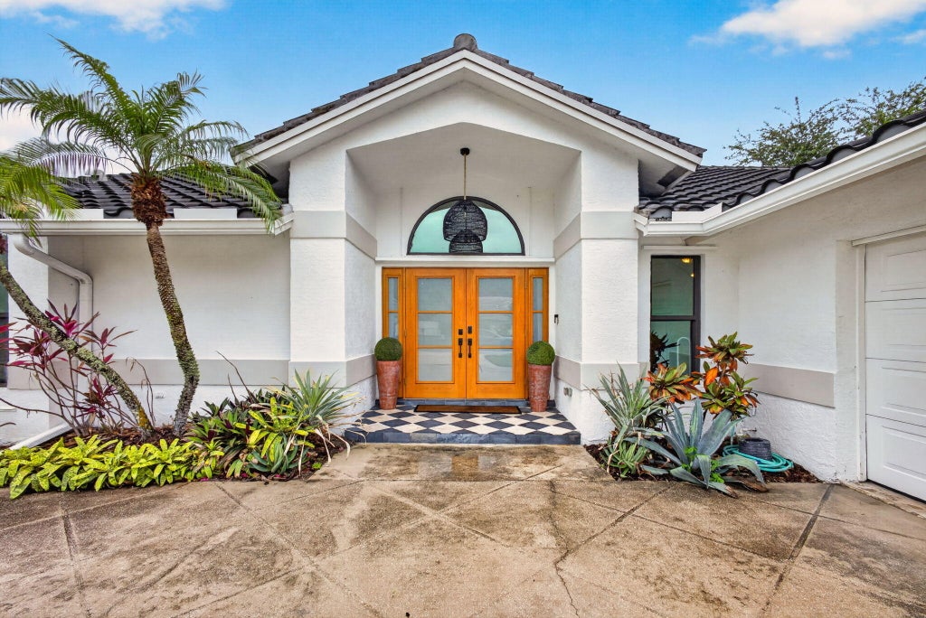 Photo of 12897 La Rochelle Circle, Palm Beach Gardens, FL 33410 (MLS # B26041516)