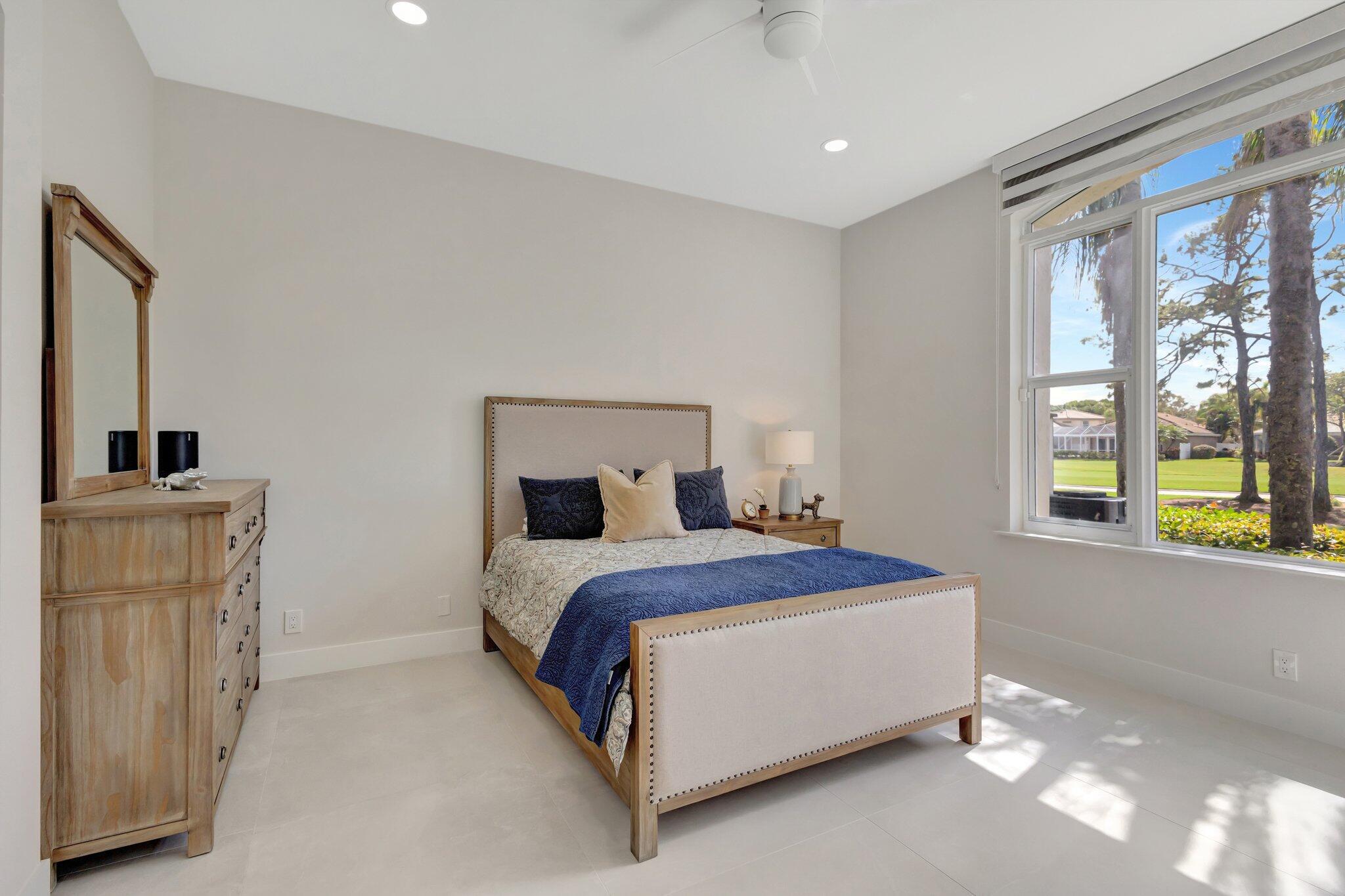 IBIS GOLF AND COUNTRY CLUB 5 - Residential Lease