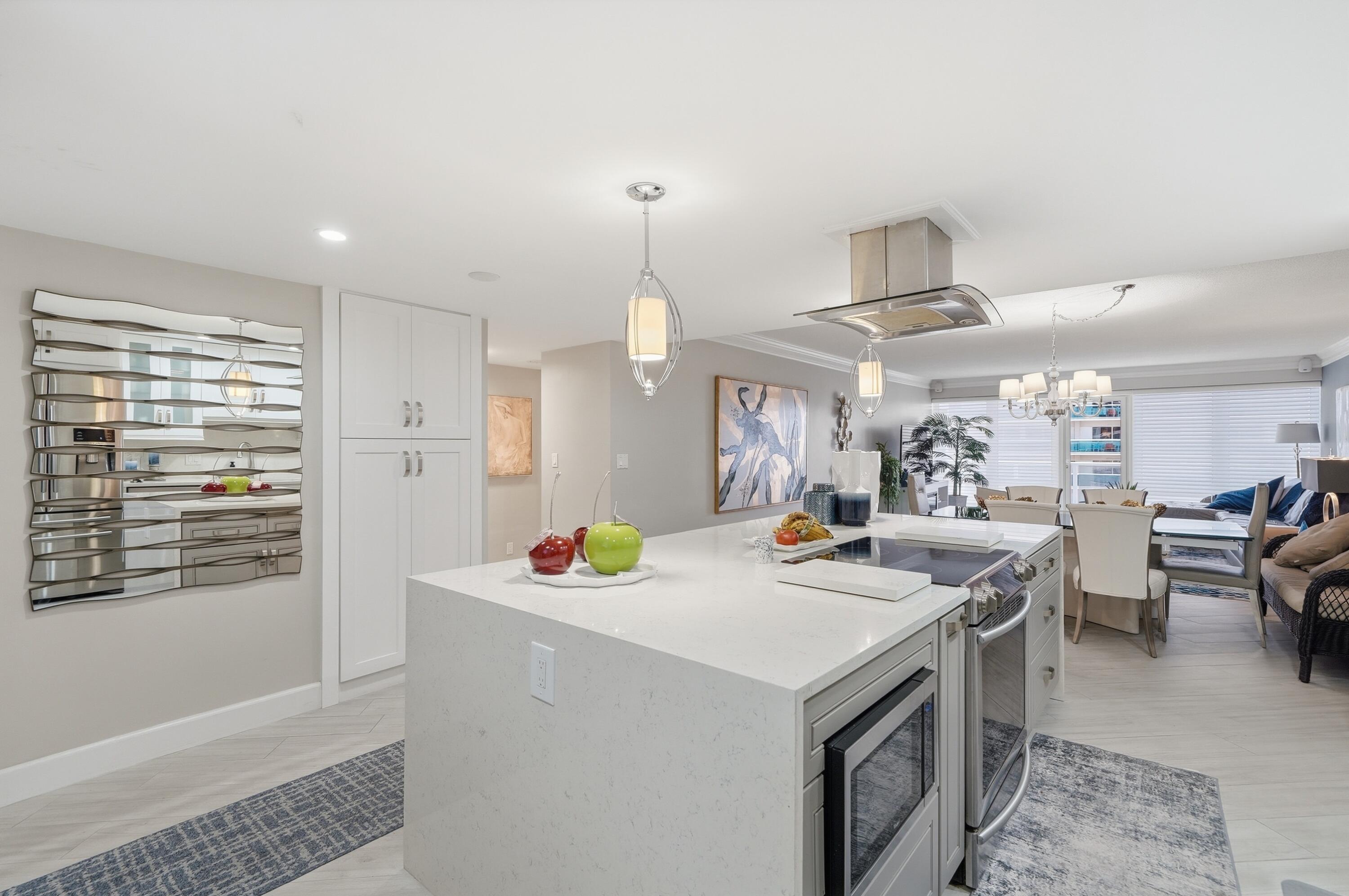 GALLEON CONDO - Residential