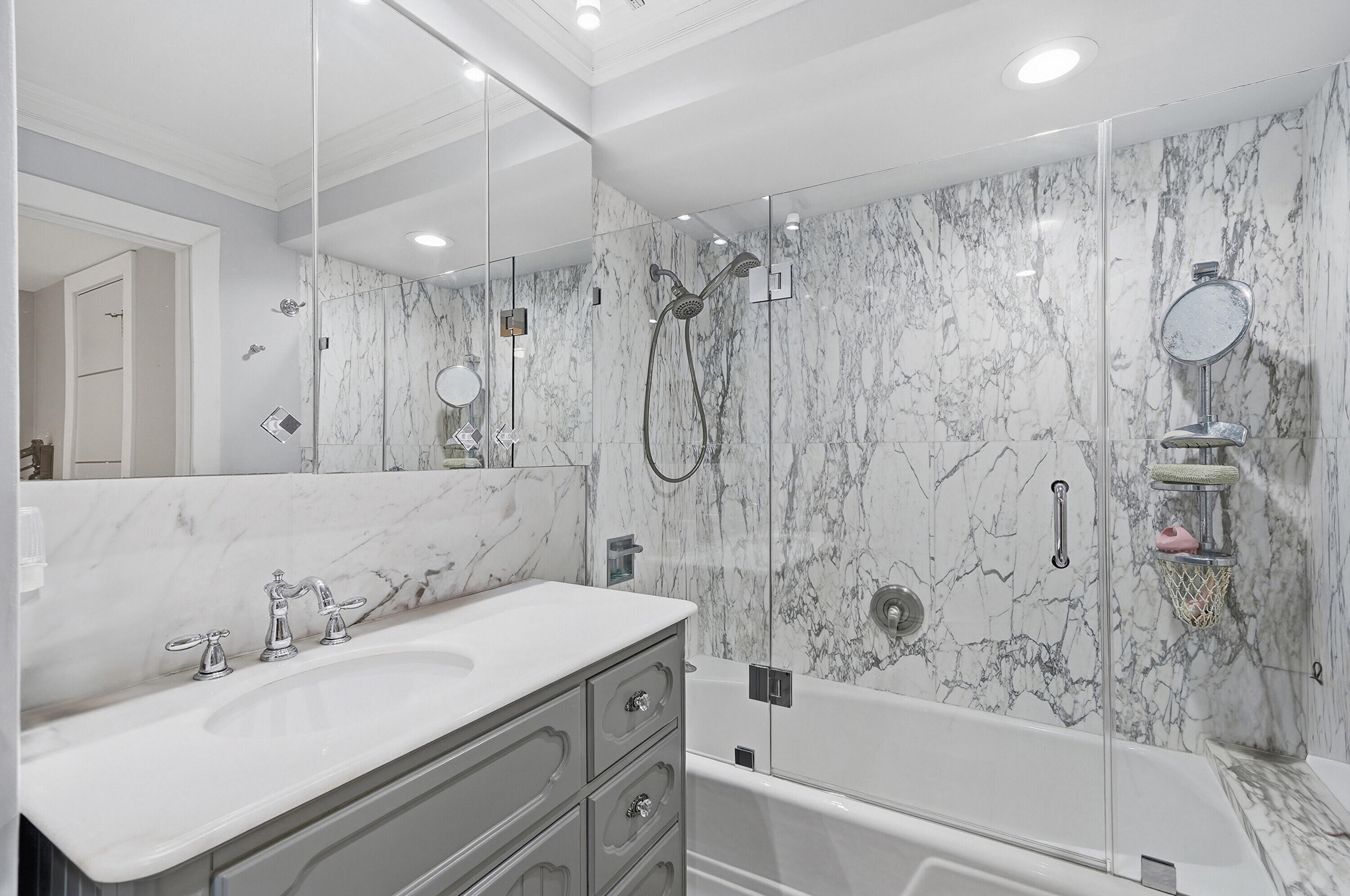 GALLEON CONDO - Residential