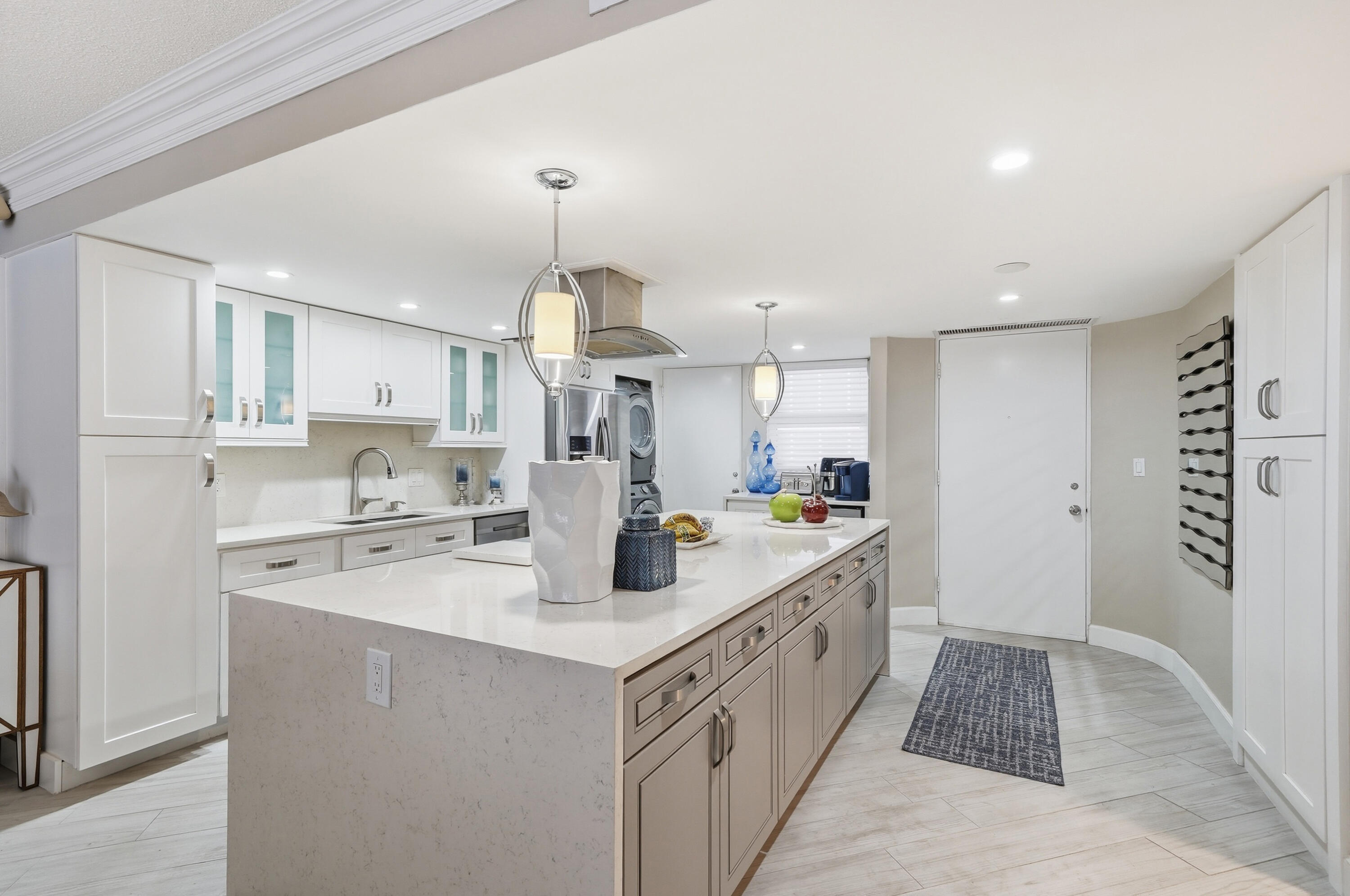 GALLEON CONDO - Residential