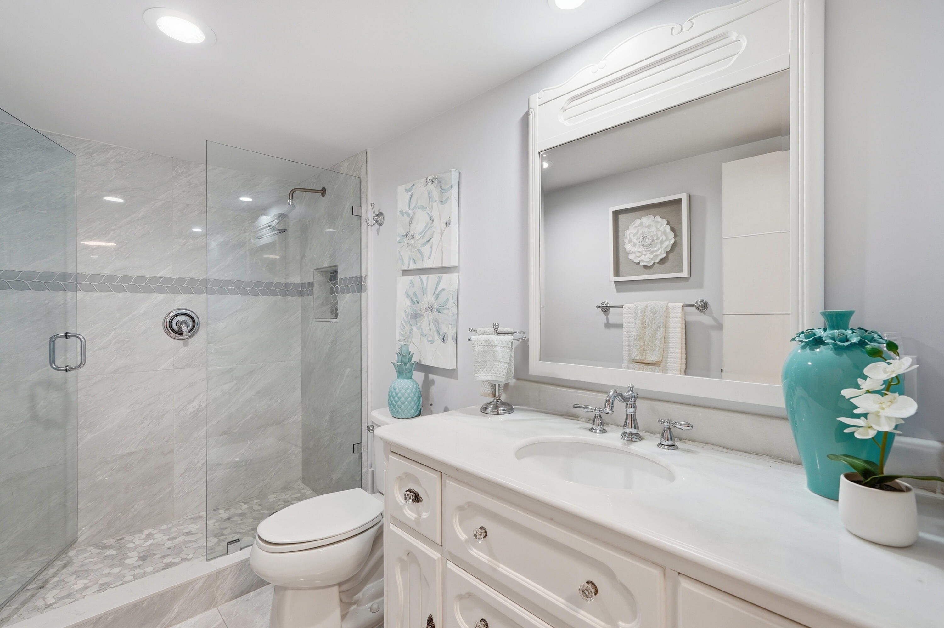 GALLEON CONDO - Residential