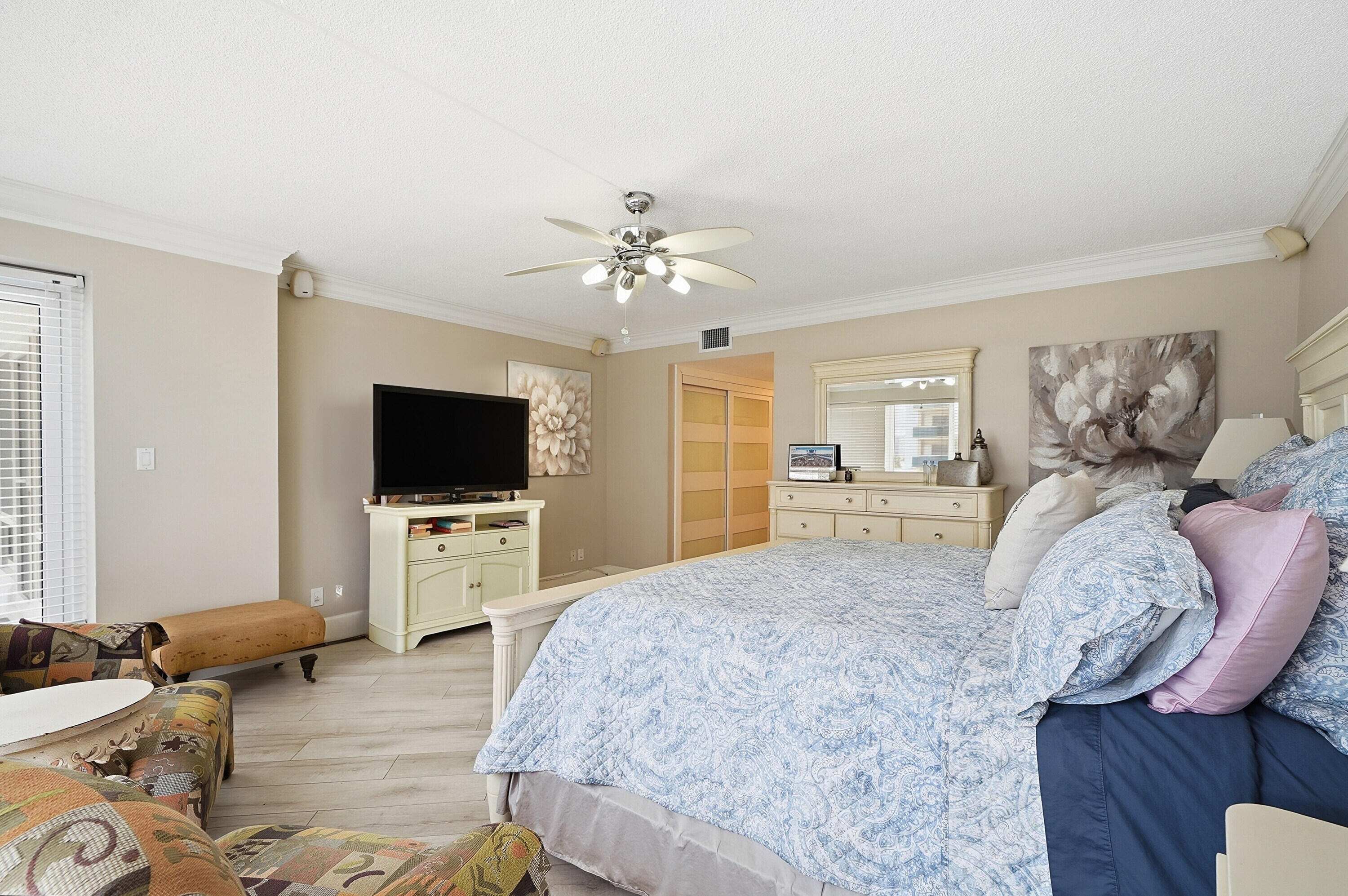 GALLEON CONDO - Residential