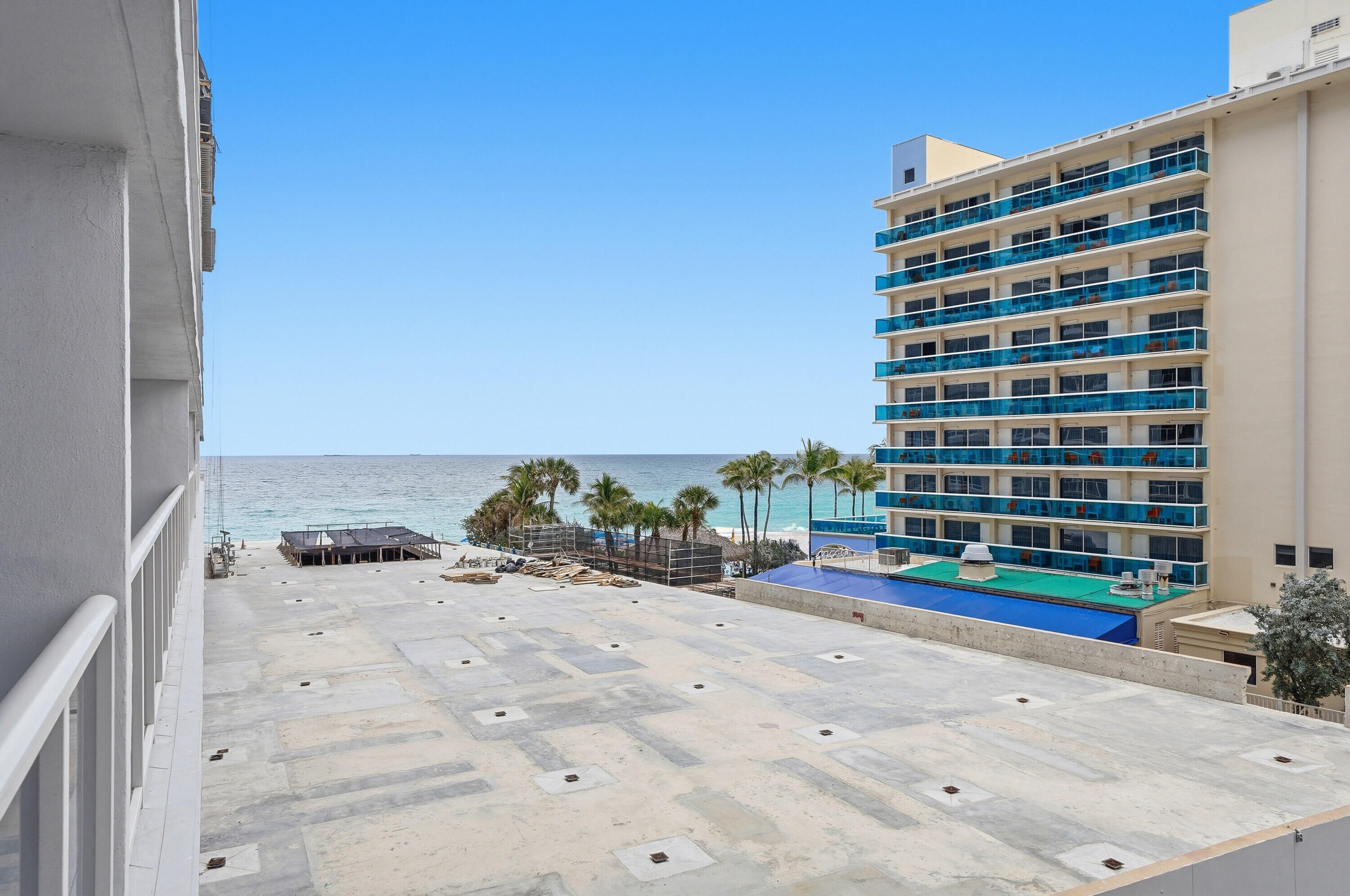 GALLEON CONDO - Residential