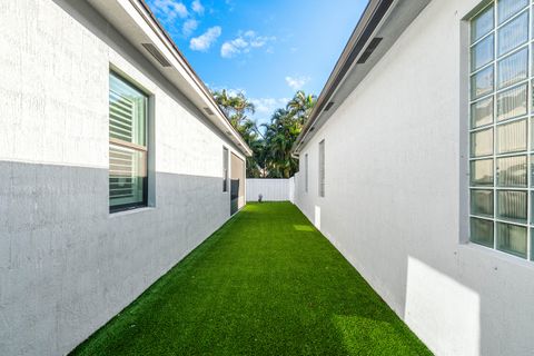 A home in Lake Worth