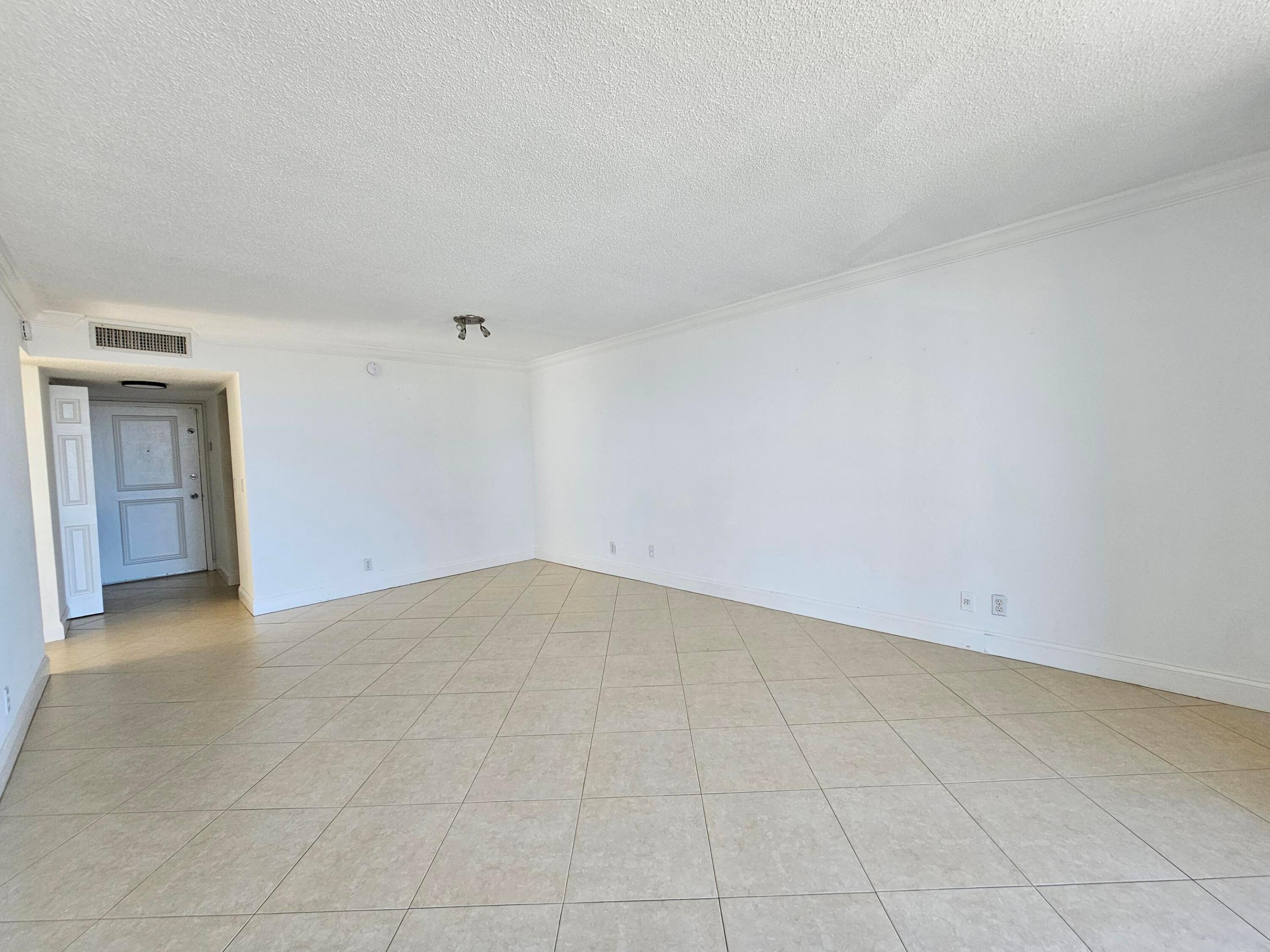 BREAKWATERS OF THE PALM BEACHES CONDO - Residential Lease