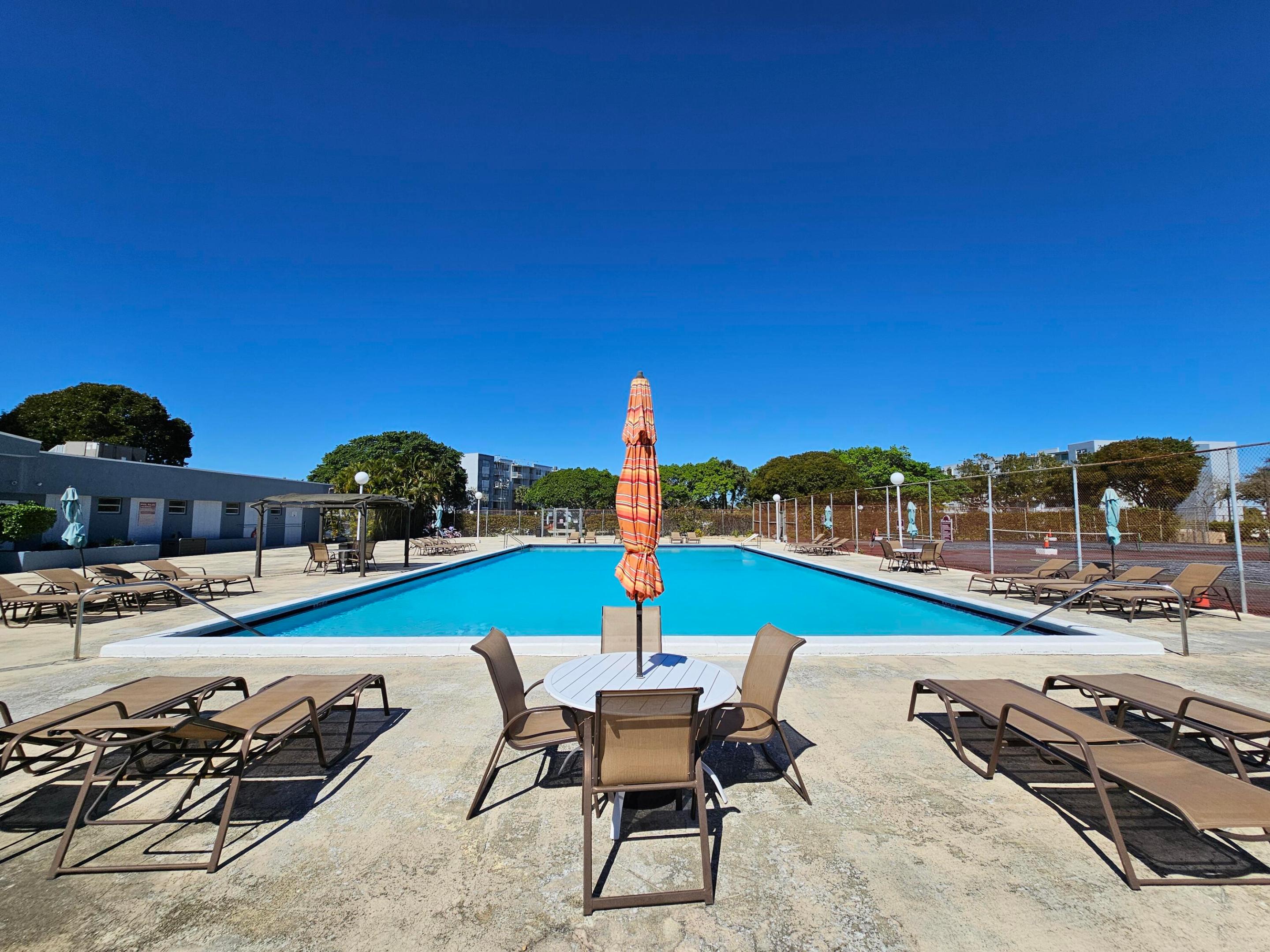 BREAKWATERS OF THE PALM BEACHES CONDO - Residential Lease