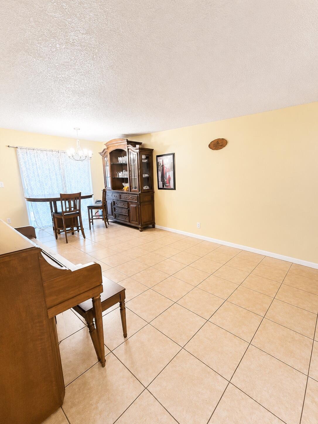Properties 3331 Commodore Court