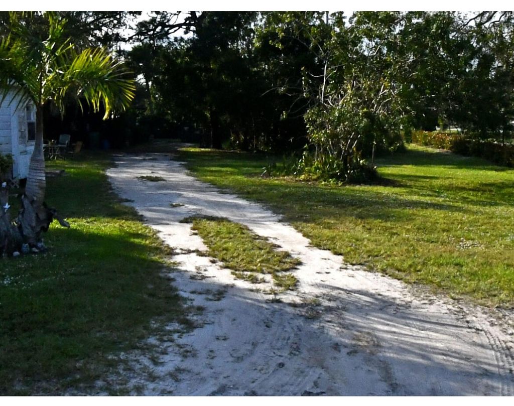 Photo of 2101 S 37th Street, Fort Pierce, FL 34947 (MLS # R10991256)
