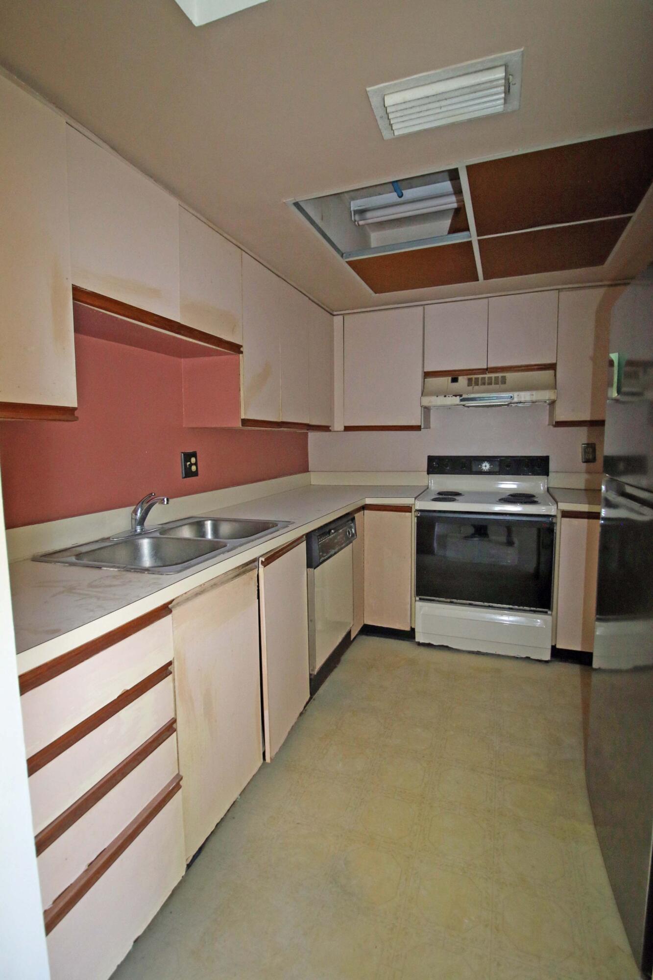 450 SW South River Drive 104