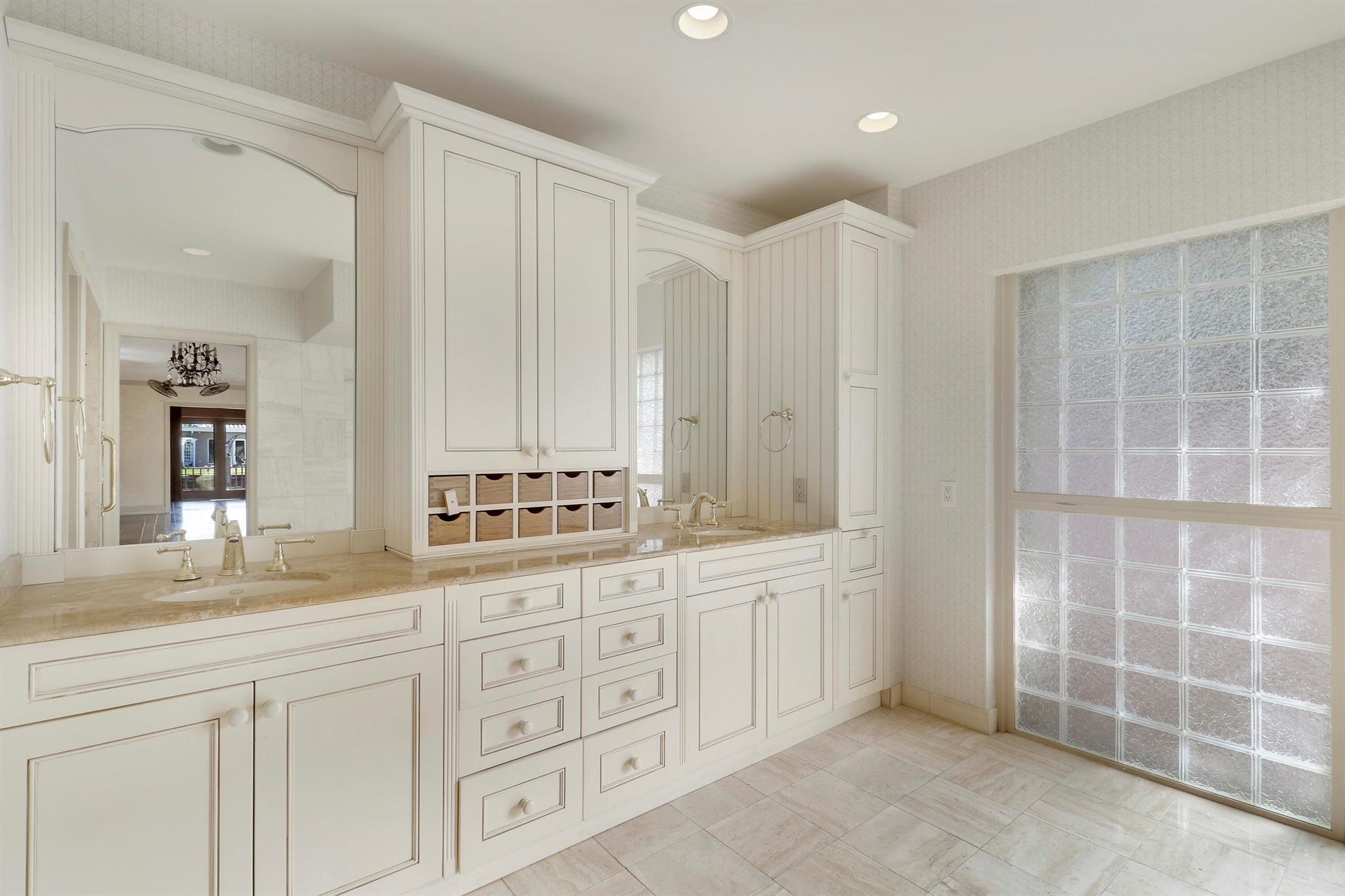 CORAL RIDGE COUNTRY CLUB - Residential