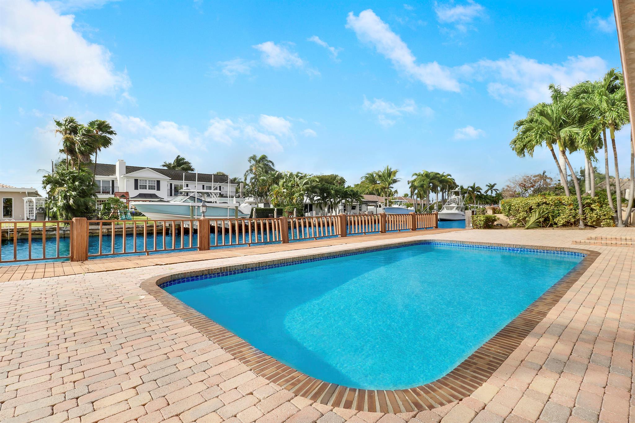 CORAL RIDGE COUNTRY CLUB - Residential