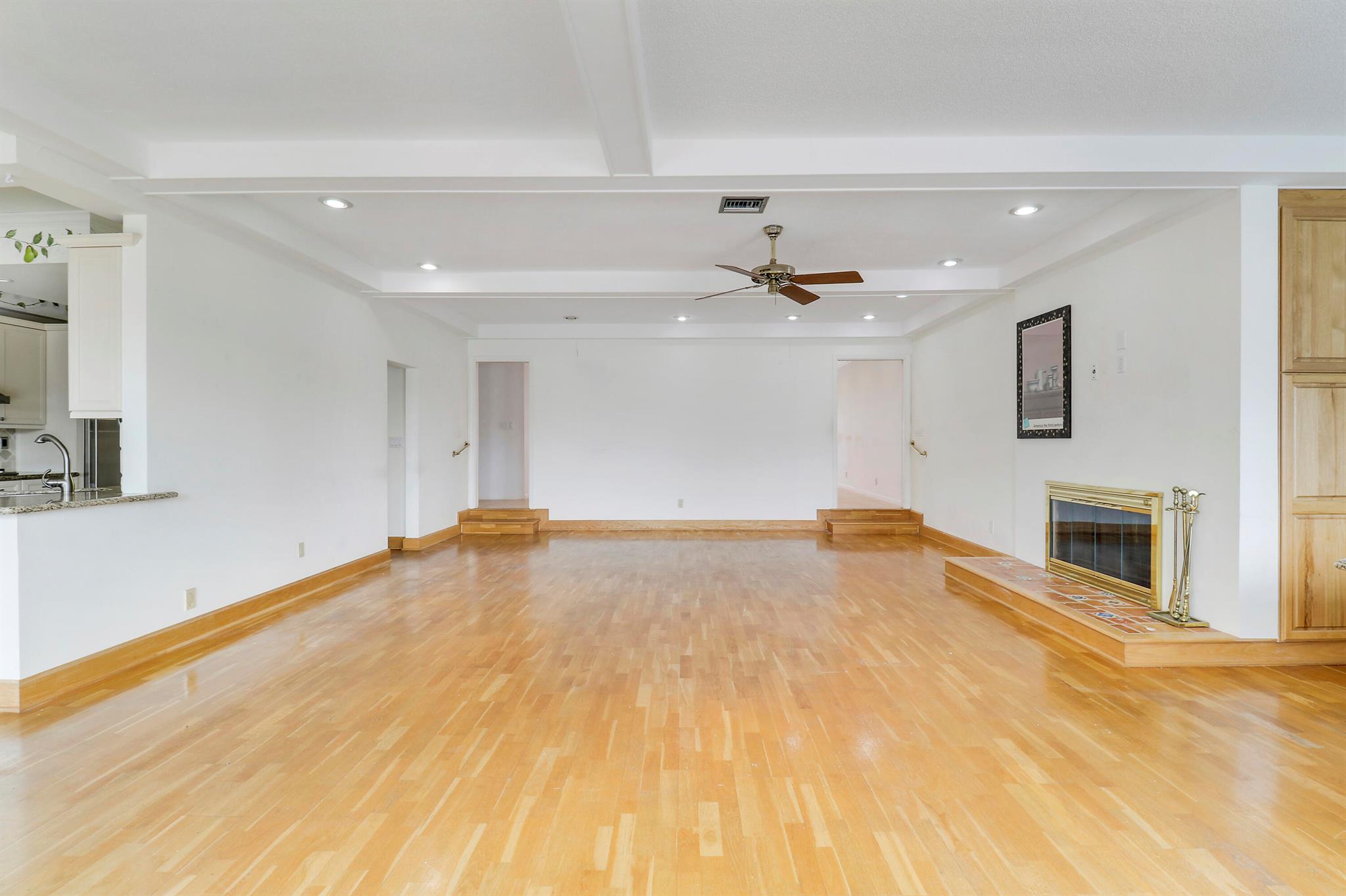 CORAL RIDGE COUNTRY CLUB - Residential