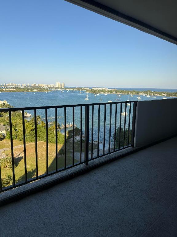 PALM BEACH HOUSE CONDO - Residential Lease