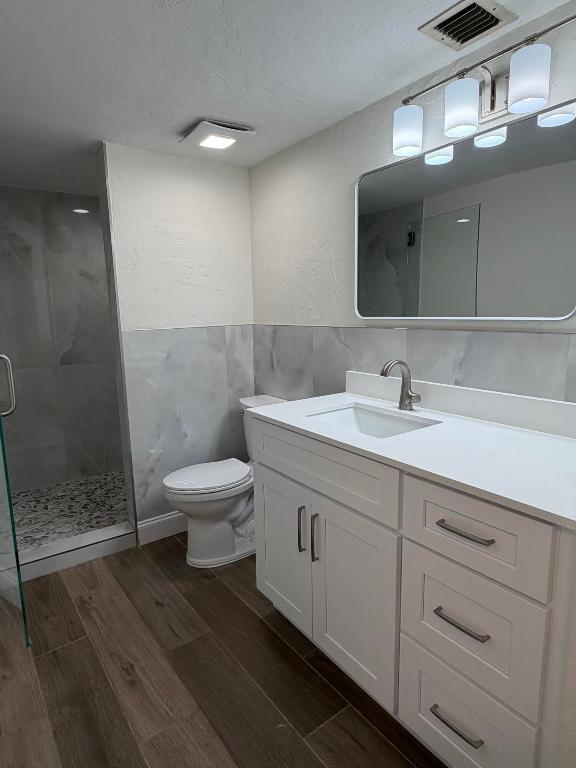 PALM BEACH HOUSE CONDO - Residential Lease