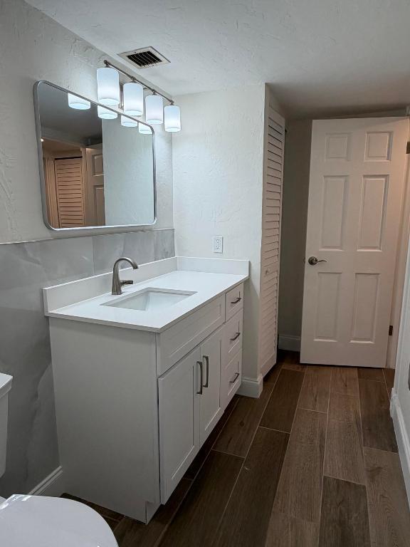 PALM BEACH HOUSE CONDO - Residential Lease