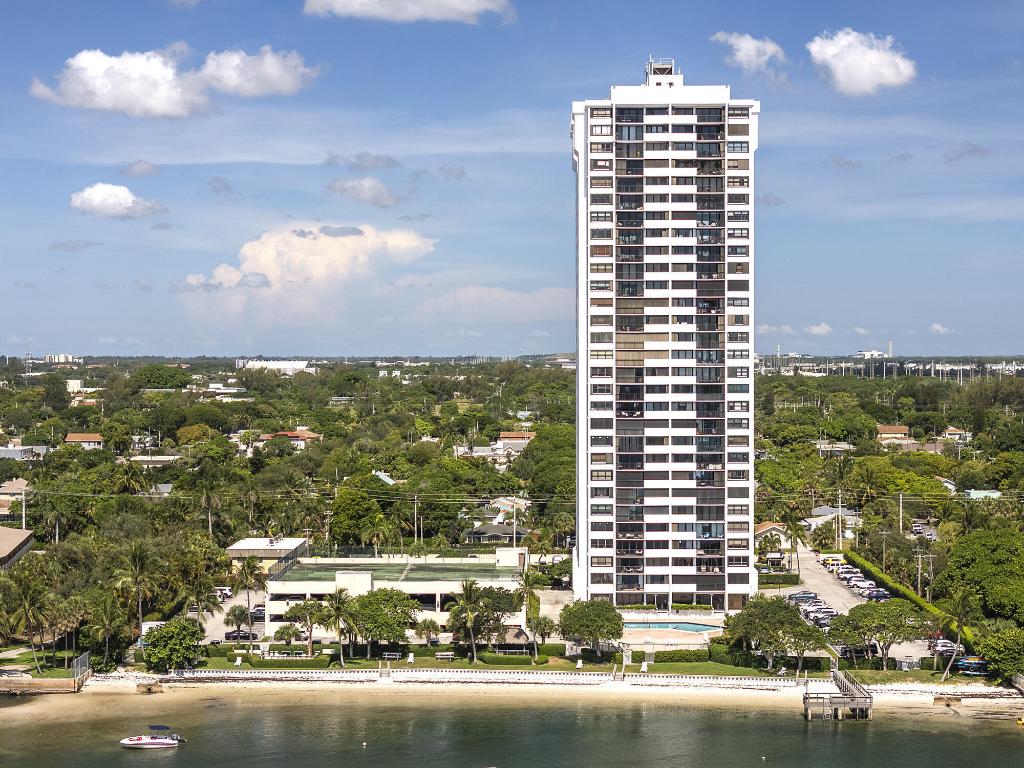 PALM BEACH HOUSE CONDO - Residential Lease