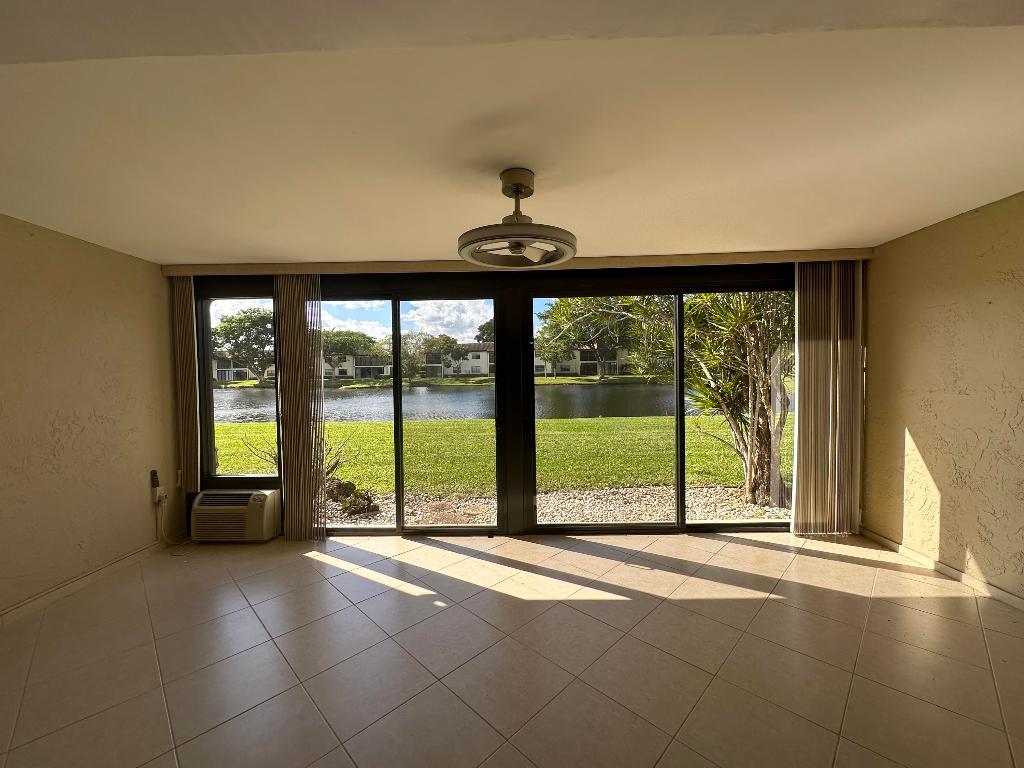 GLADES OF BOCA LAGO CONDO - Residential
