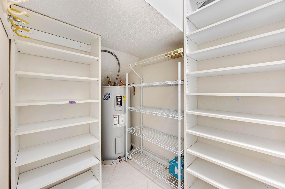 GLADES OF BOCA LAGO CONDO - Residential