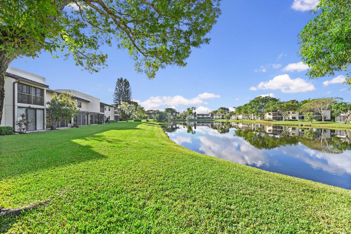 GLADES OF BOCA LAGO CONDO - Residential