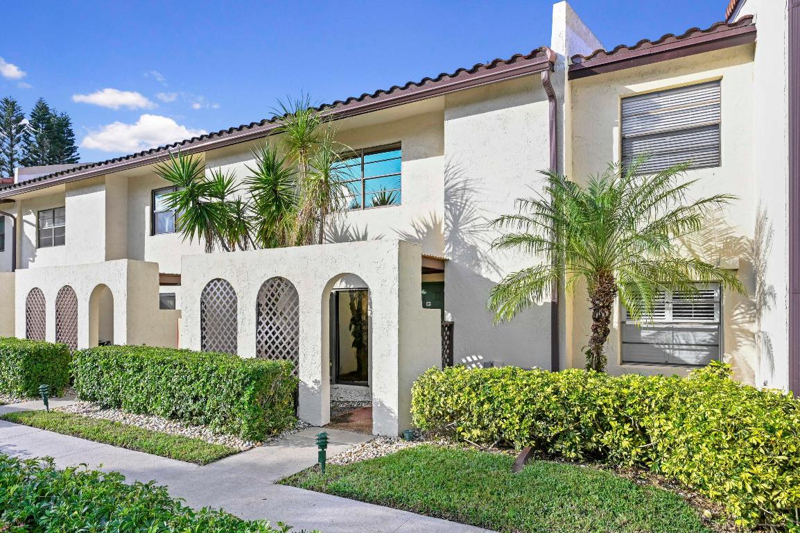 21863 Arriba Real 8-G