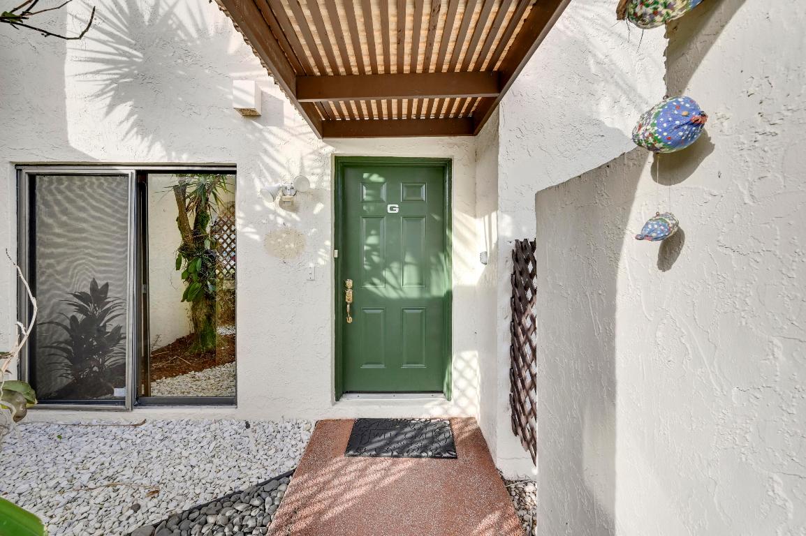 GLADES OF BOCA LAGO CONDO - Residential