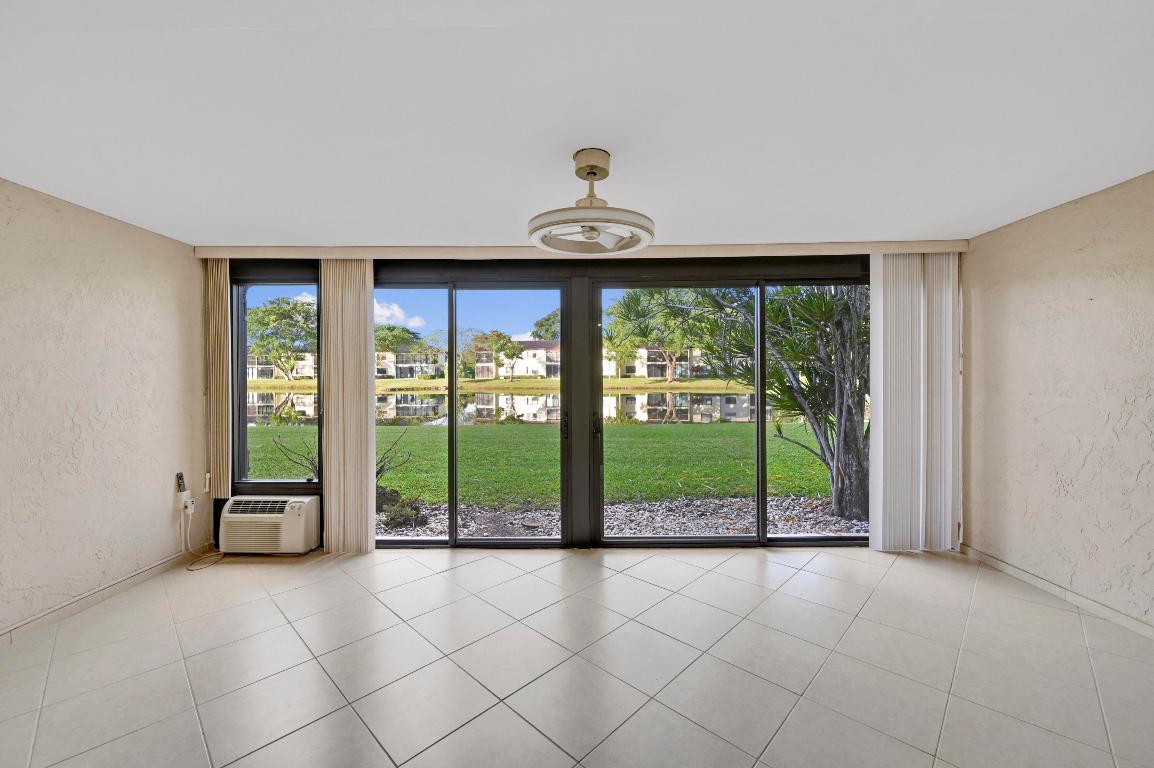 GLADES OF BOCA LAGO CONDO - Residential