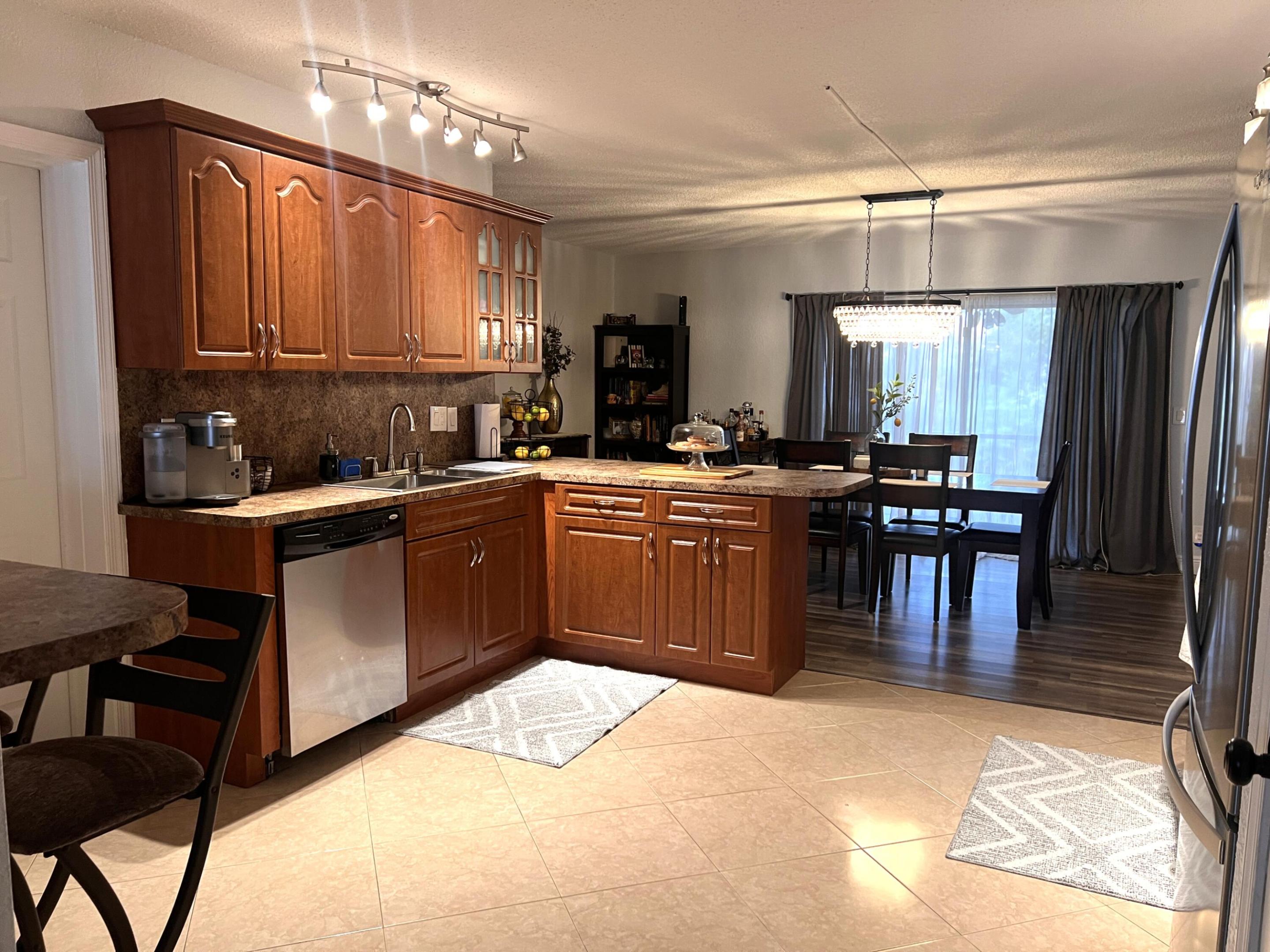 SUN COUNTRY CONDO - Residential