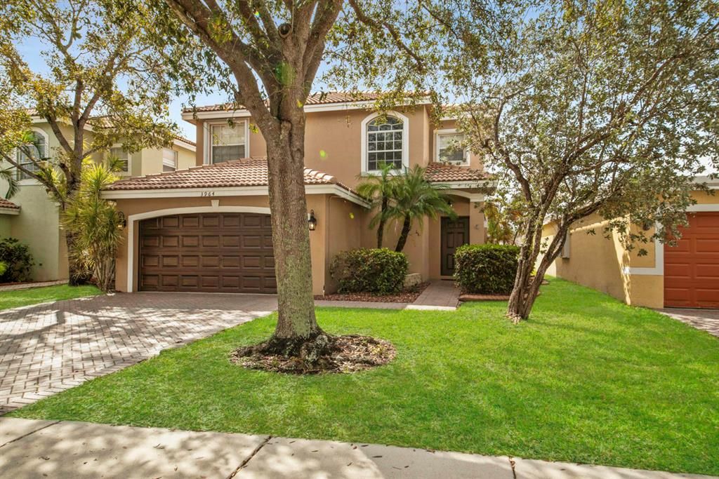 Photo of 3964 Crescent Creek Drive, Coconut Creek, FL 33073 (MLS # R10728250)