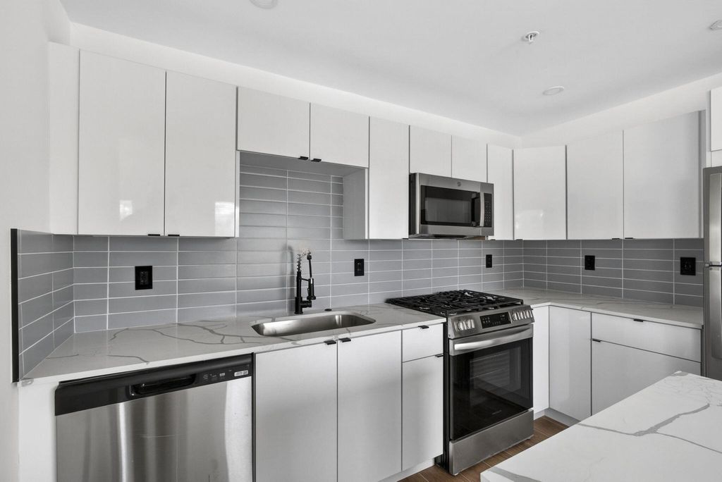 Photo of 2032 N Dixie Highway #5, West Palm Beach, FL 33407 (MLS # B26019141)