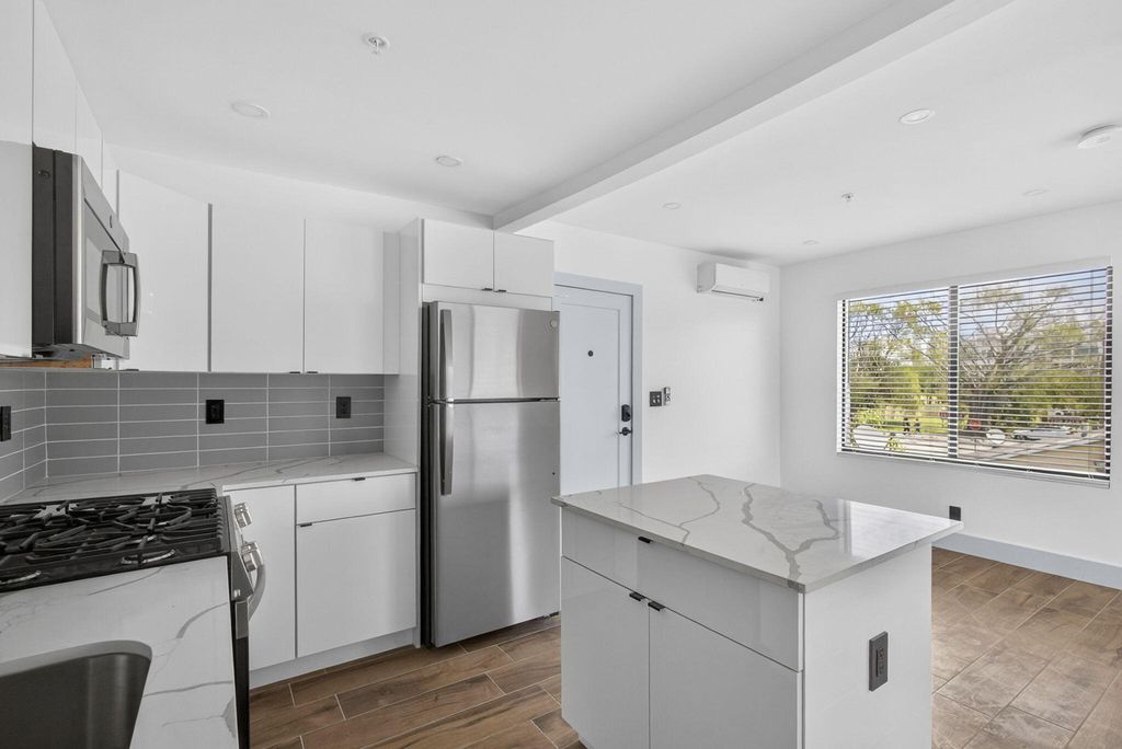 Photo of 2032 N Dixie Highway #5, West Palm Beach, FL 33407 (MLS # B26019141)