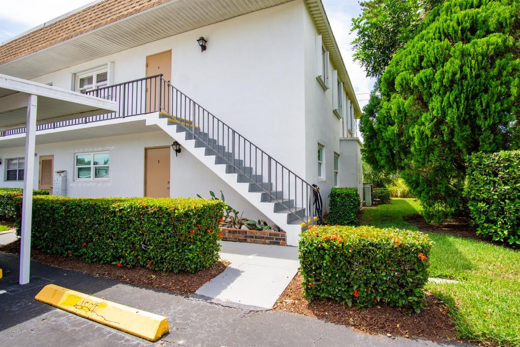 Photo of 2950 SE Ocean Boulevard #15-6, Stuart, FL 34996 (MLS # R11008960)