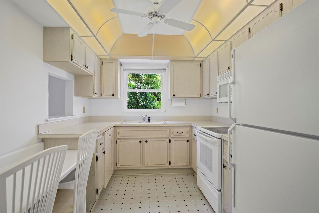 Photo of 2950 SE Ocean Boulevard #15-6, Stuart, FL 34996 (MLS # R11008960)