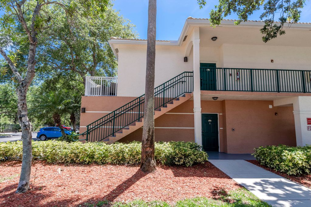 Photo of 3111 Myrtlewood Circle, Palm Beach Gardens, FL 33418 (MLS # R10980437)