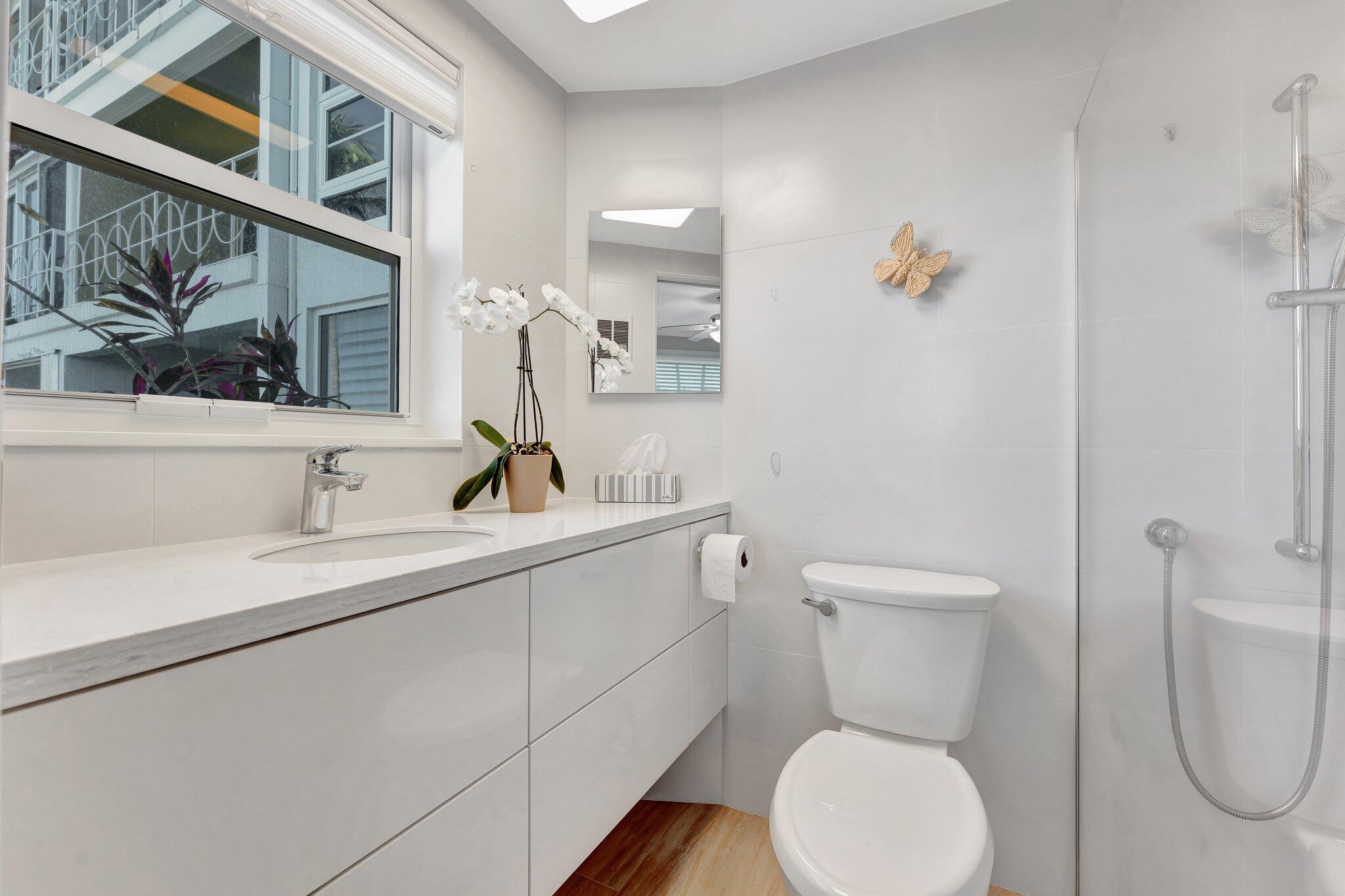 SUNRISE BAY CLUB CO-OP - Residential