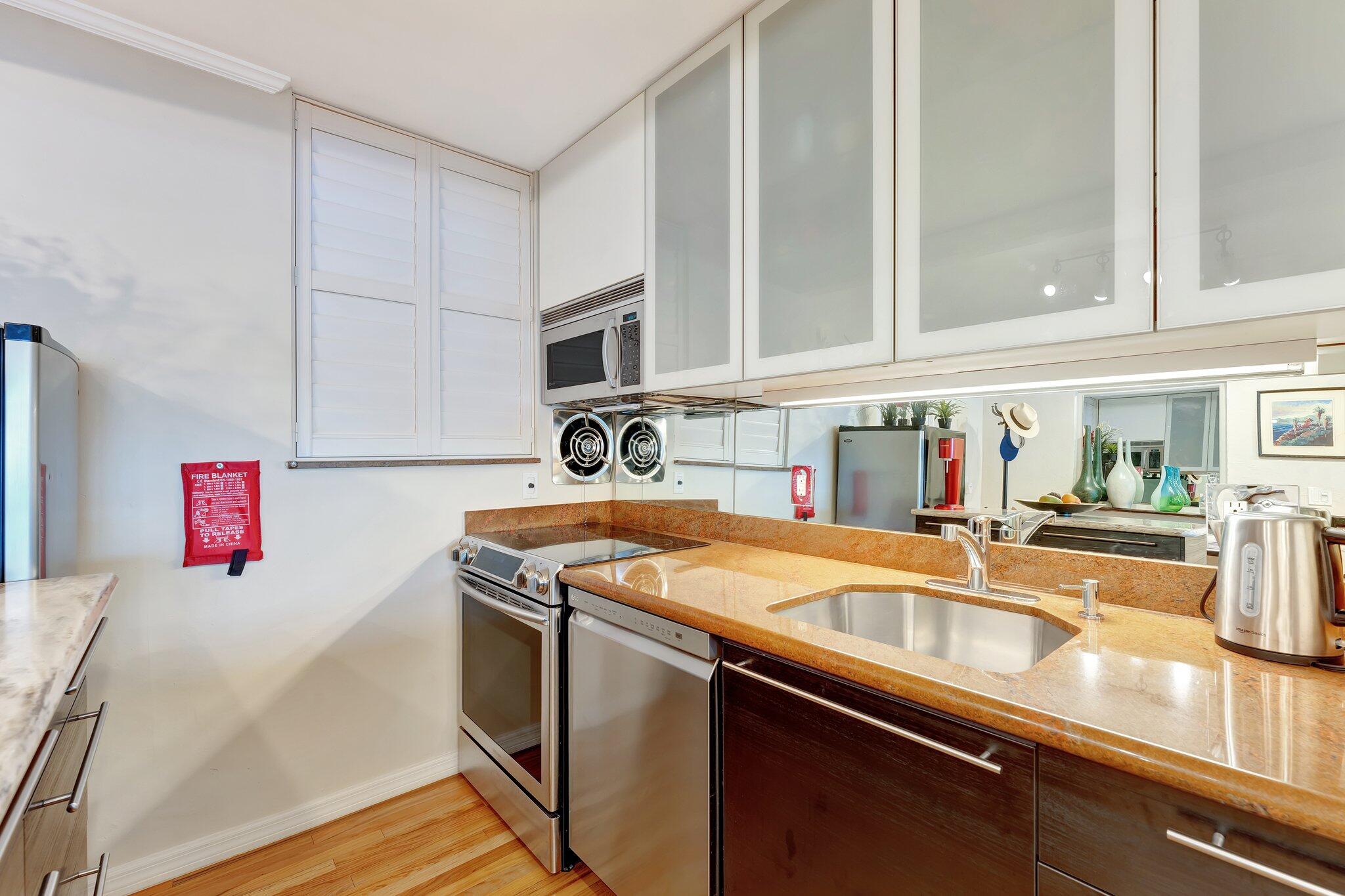 SUNRISE BAY CLUB CO-OP - Residential