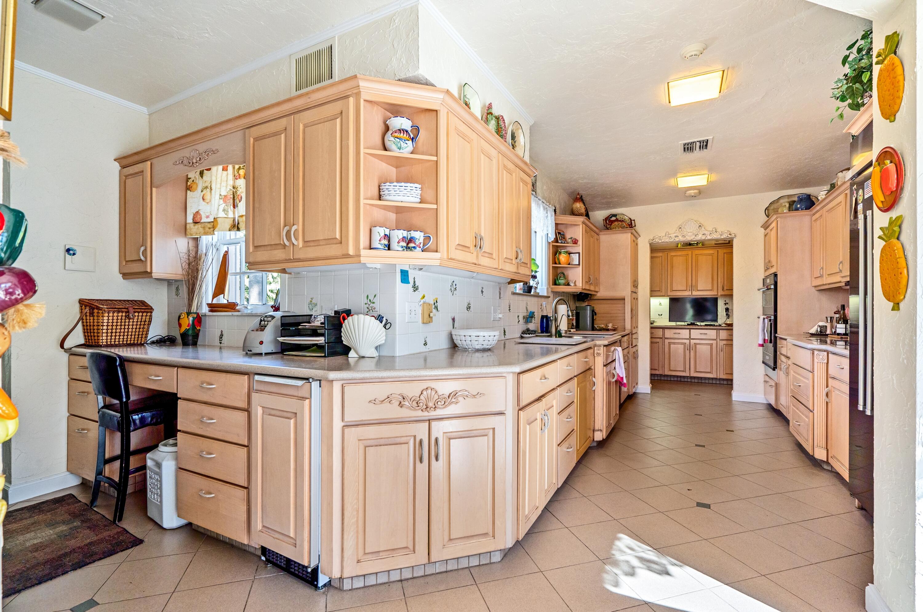 GULFSTREAM PROPERTIES - Residential