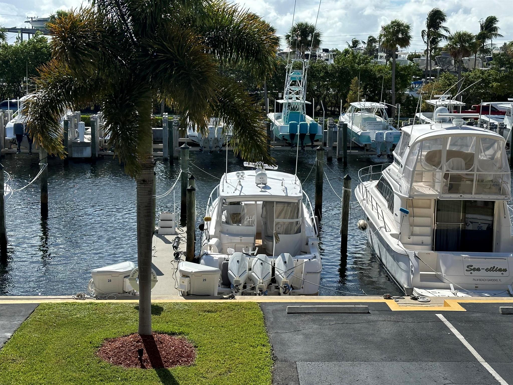 Soverel Harbour Marina - Land