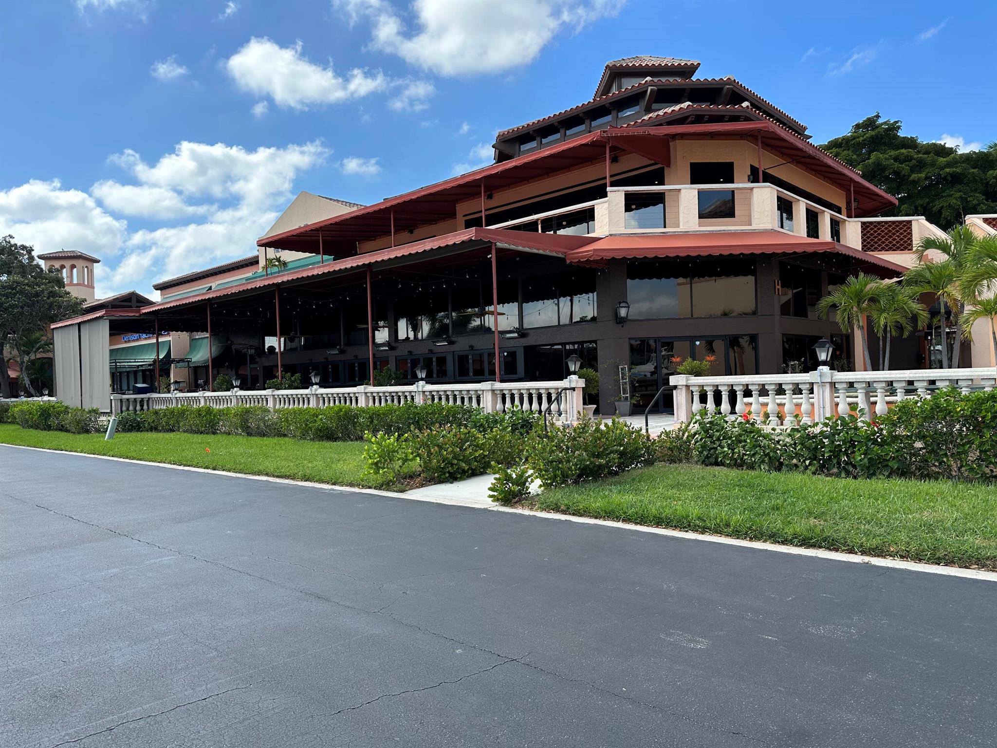 Soverel Harbour Marina - Land