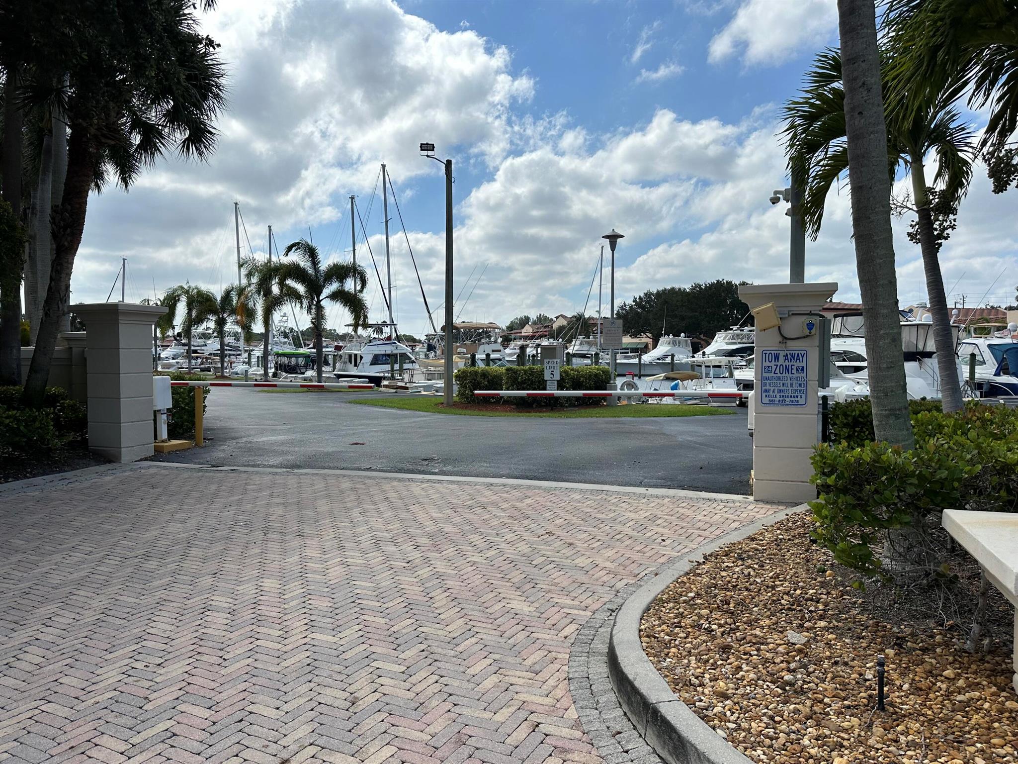 Soverel Harbour Marina - Land