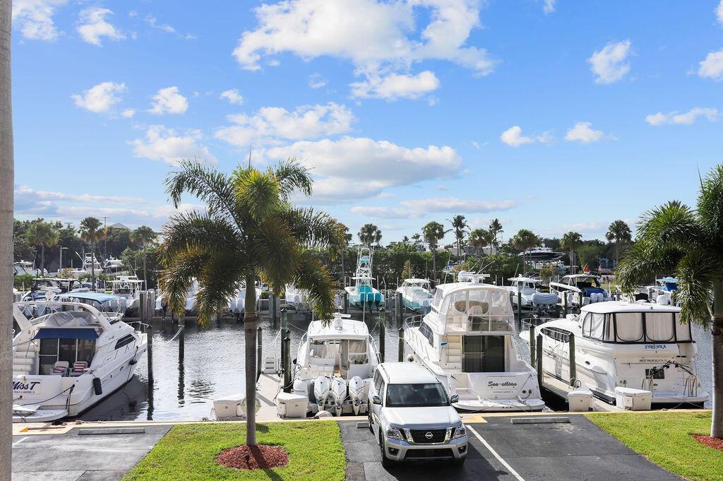 Soverel Harbour Marina - Land