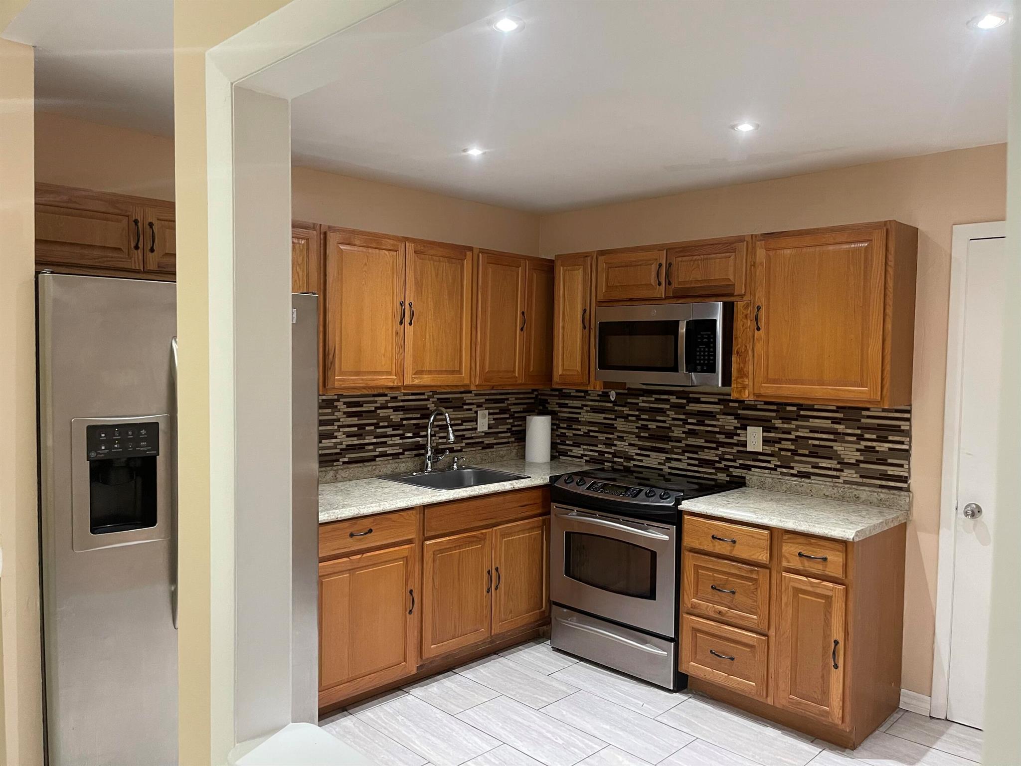 Lees Crossing 1 Twnhs - Residential Lease