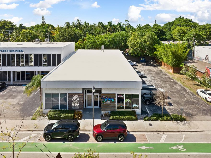 End-cap in the heart of Studio City in Downtown Fort Lauderdale. Formerly operated as an Art Bar and Creative Space, this unit features exposed ceilings, custom murals throughout, bar area in the front, two beautifully redone restrooms, a storage area/office, two large open rooms, and one private room in the back that was used for events. Strong visibility and signage opportunities combined with ample free parking and walking traffic make 13th Street a thriving retail corridor. Lots of potential here to make this your own in the thriving, entrepreneurial community named ‘Studio City’ in Downtown Fort Lauderdale, just minutes to Flagler Village and Wilton Manors.
 
Great co-tenancy nearby including LoveLee Bakery, Montce Swimwear, Shellshock Records, Renzo, LUV Bridal, Float8, and more.