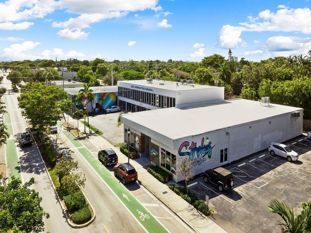 Photo of 535 NE 13th Street #2, Fort Lauderdale, FL 33304 (MLS # F10498148)