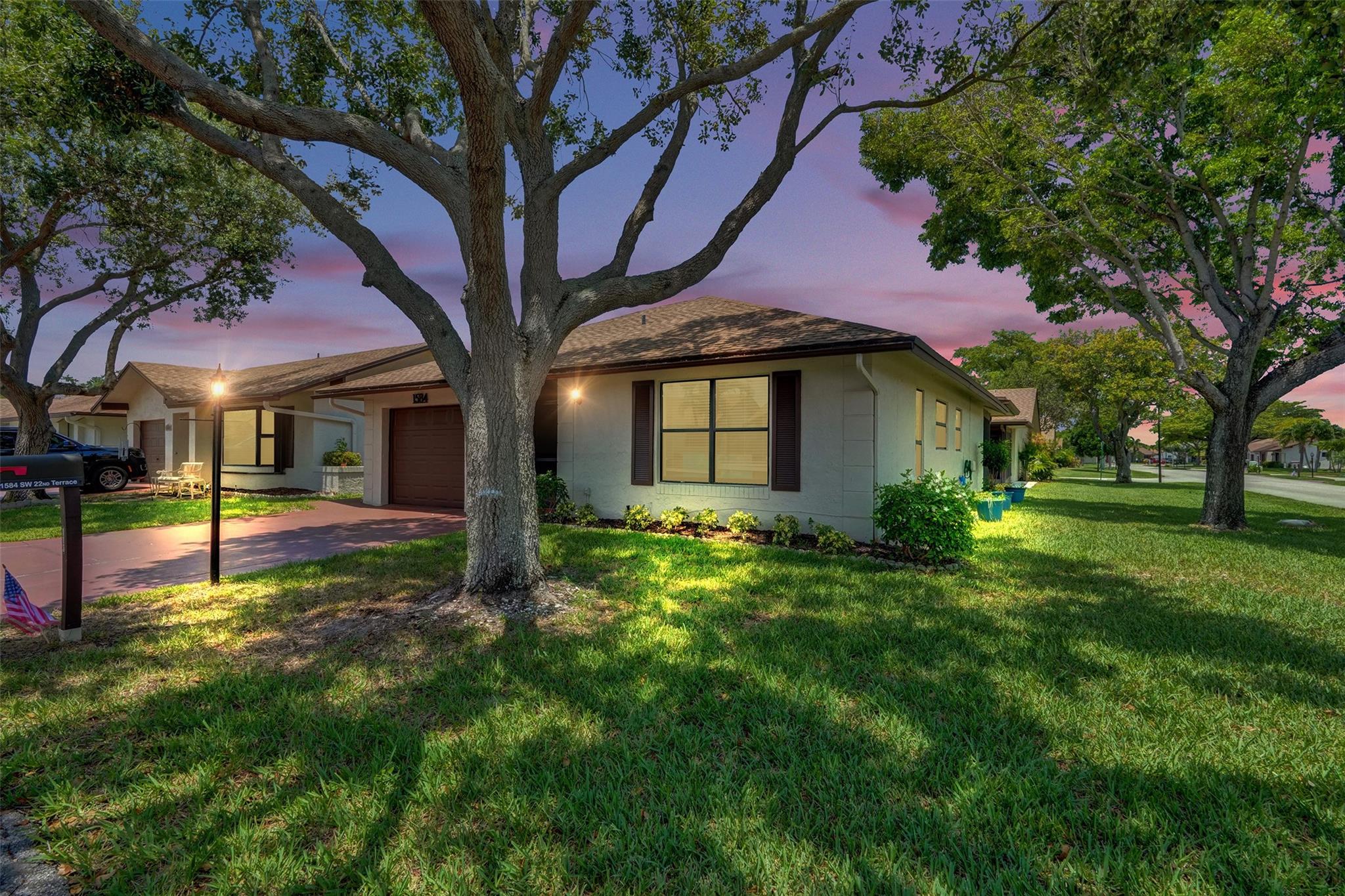 1584 SW 22nd Ter