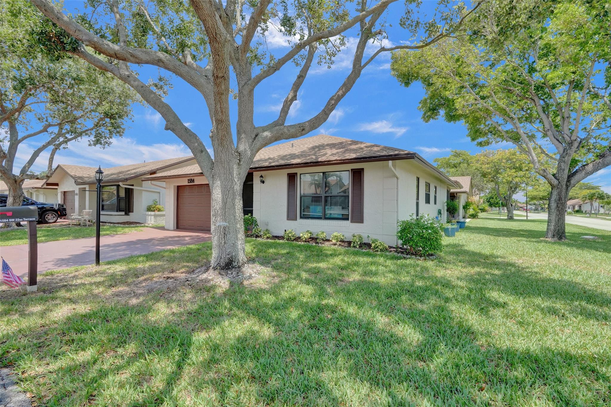1584 SW 22nd Ter